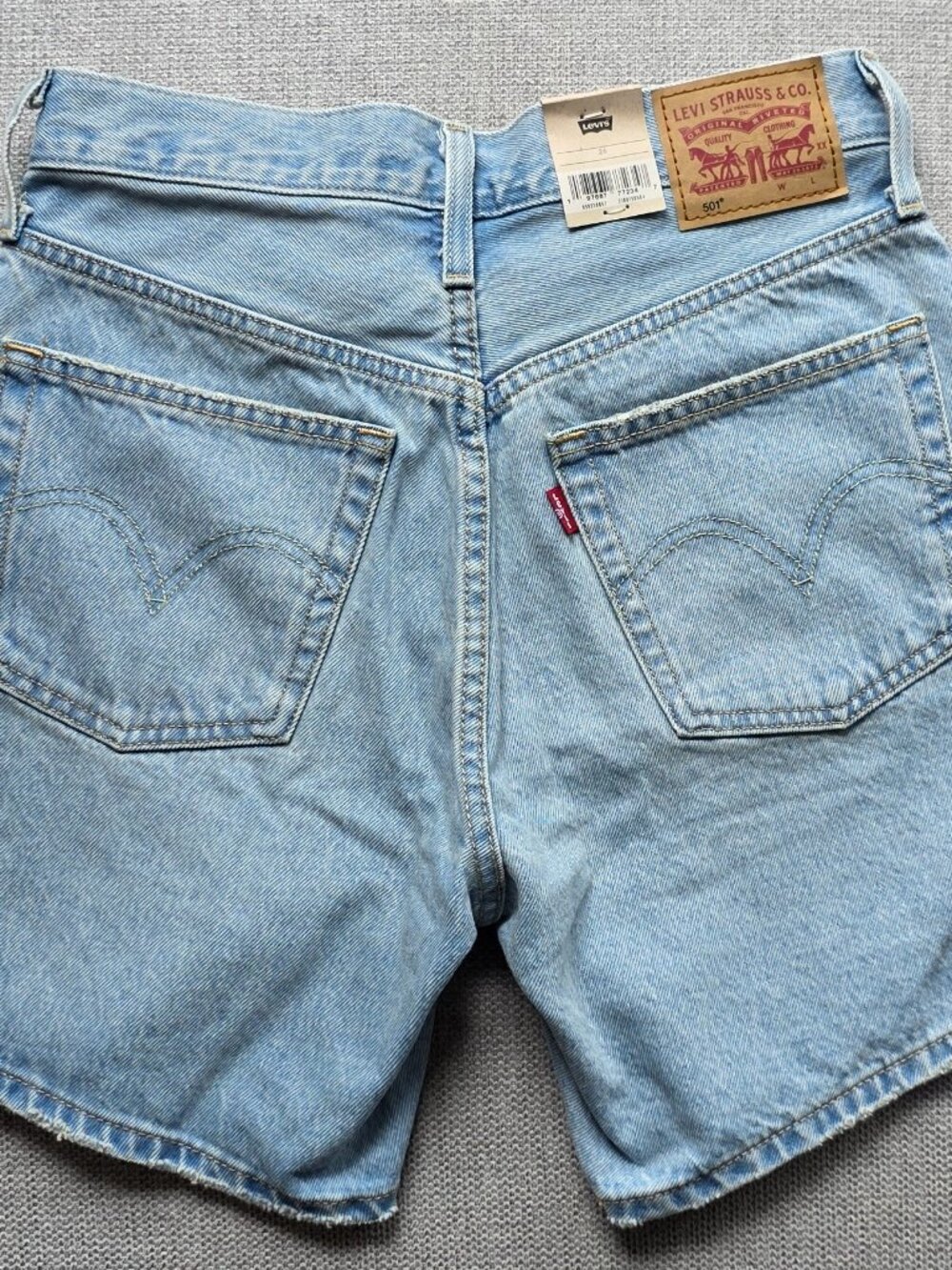 NWT Levi's 501 Original Fit Denim Shorts - Light Wash - Blue - Picture 2 of 2